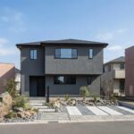 北九州・沖縄の注文住宅｜西原町|共有玄関ホール、各階世帯分離の２世帯住宅